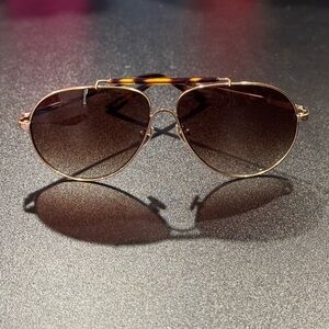 #957 DIFF Patricia Nash Stylish Gold Sunglasses